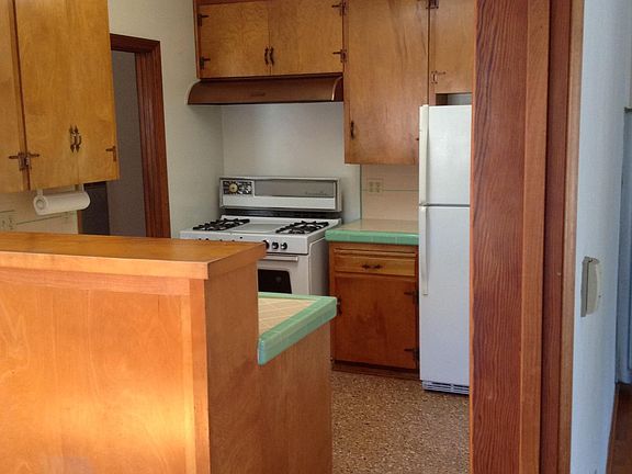 5th image of 2524 Violet St