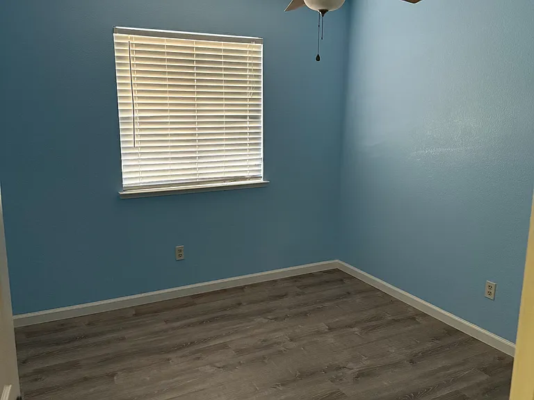 1047 Alexander Ct — Photo 5