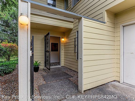 4th image of 4413 NE Plains Way APT 77