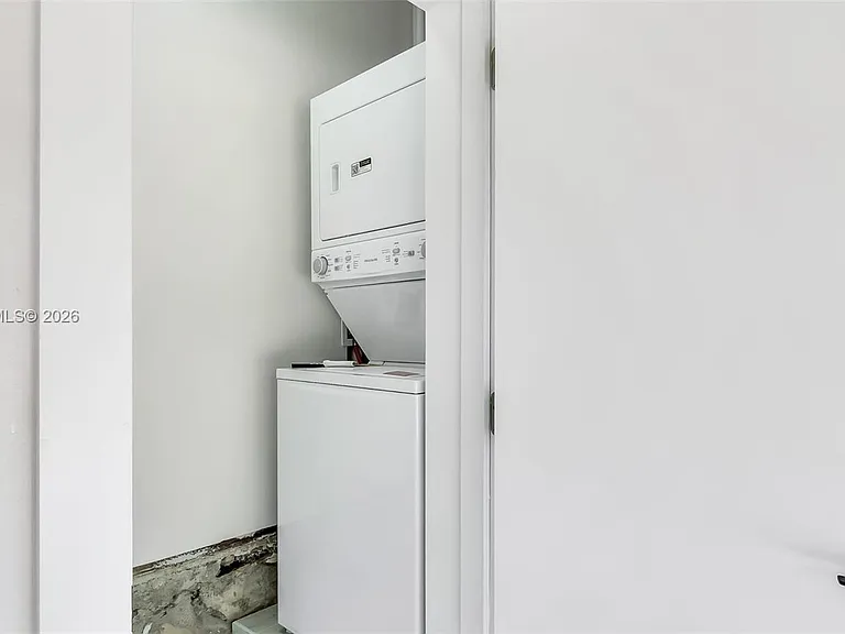 1500 NE 13th Pl — Photo 25