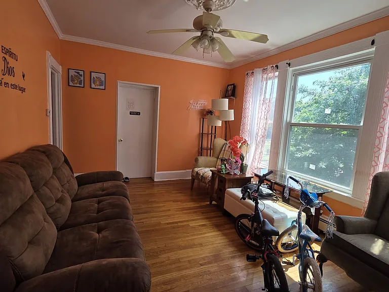 31 N Common St #2 — Photo 4