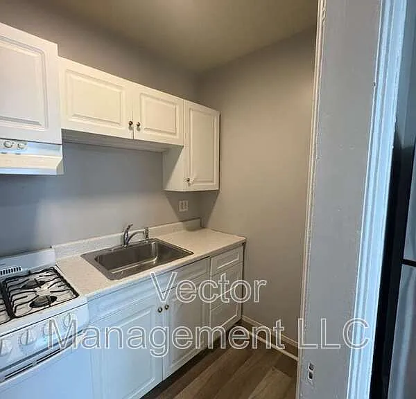 1476 Chapel St #304 — Photo 1