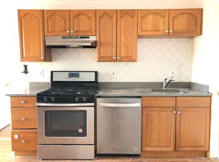 8 Story Ct #2E, Bayonne, NJ 07002