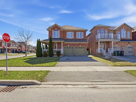3rd image of 42 Delphinium Way