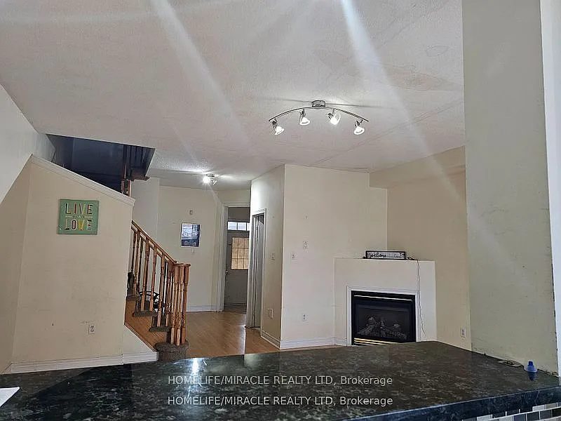 4 bed, $2,900 — Photo 4