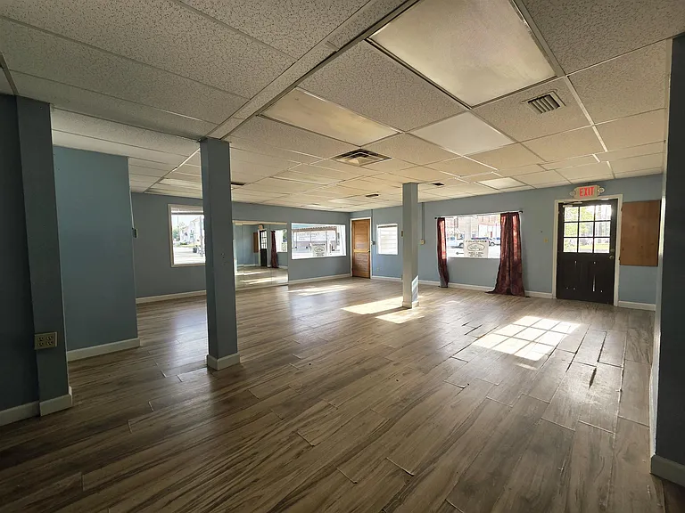 131 N Jefferson St — Photo 14