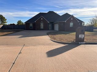 421 Quail Dr, Guthrie, OK 73044