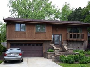 239 Colony Ct, Bloomingdale, IL 60108
