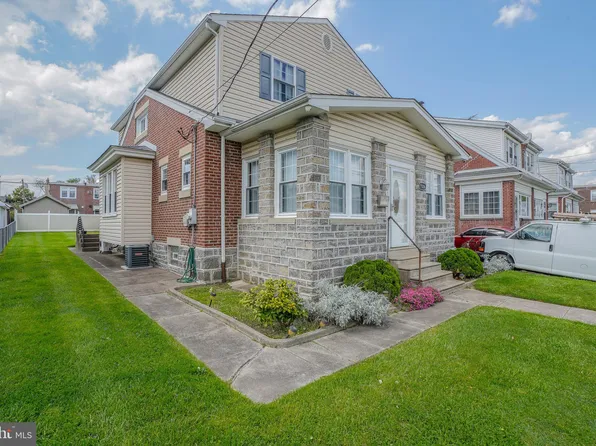 7524 Claridge St, Philadelphia, PA 19111