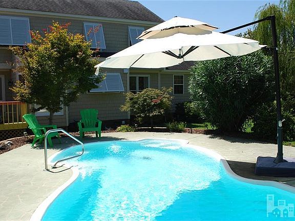 2nd image of 401 Haig Place
