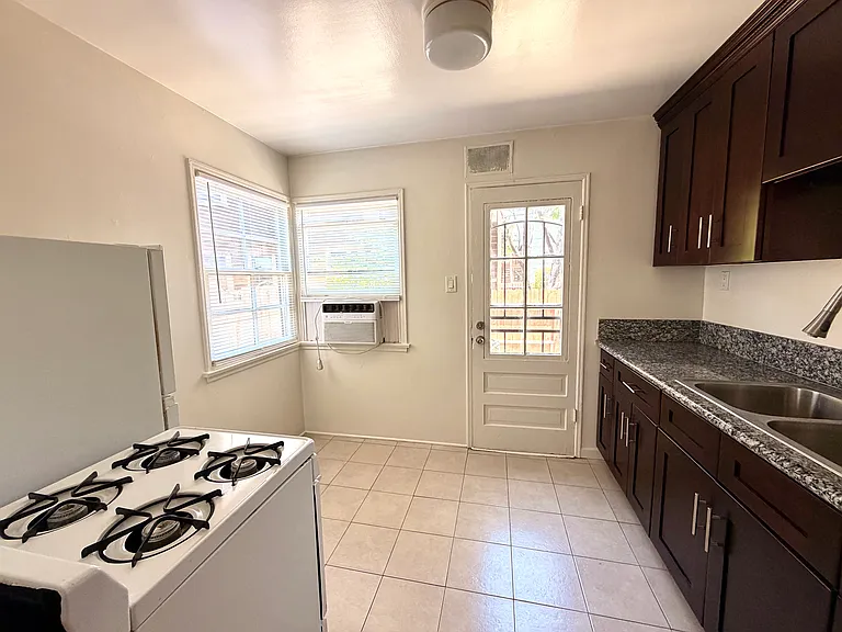 1213 E Ocean Blvd #3 — Photo 6
