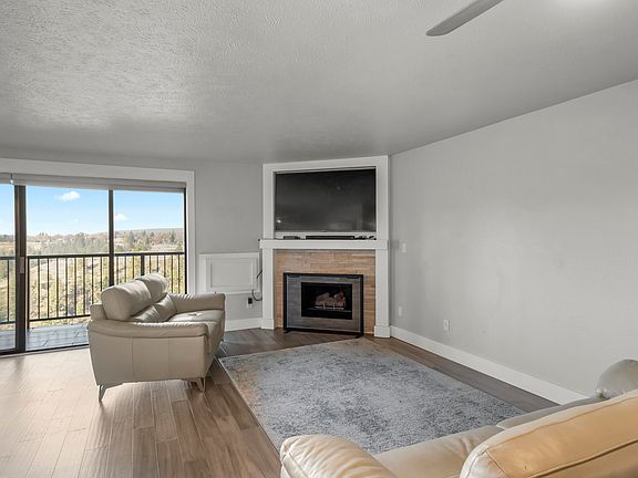 3rd image of 168 S Coeur Dalene St APT E204
