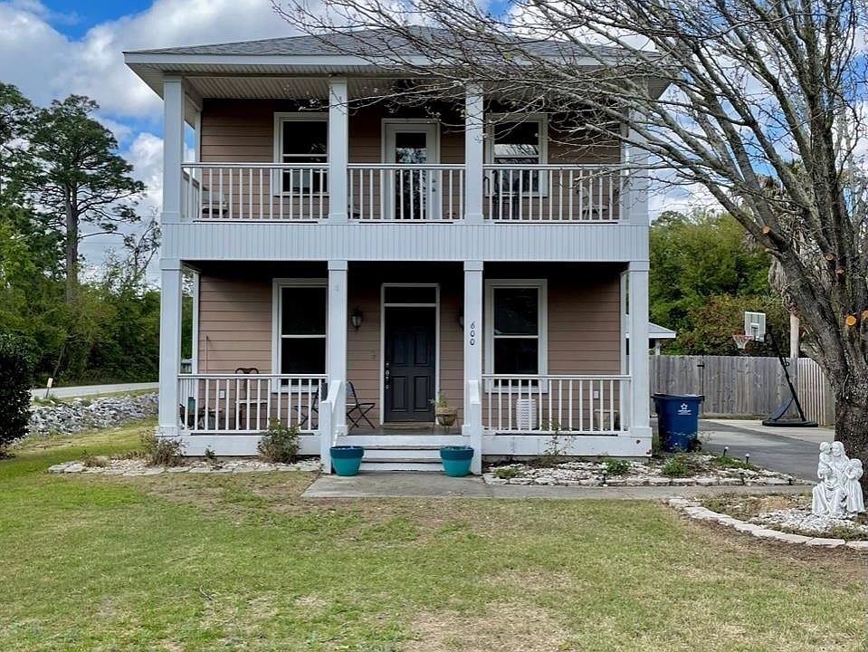 1st image of 600 E 21st Ave