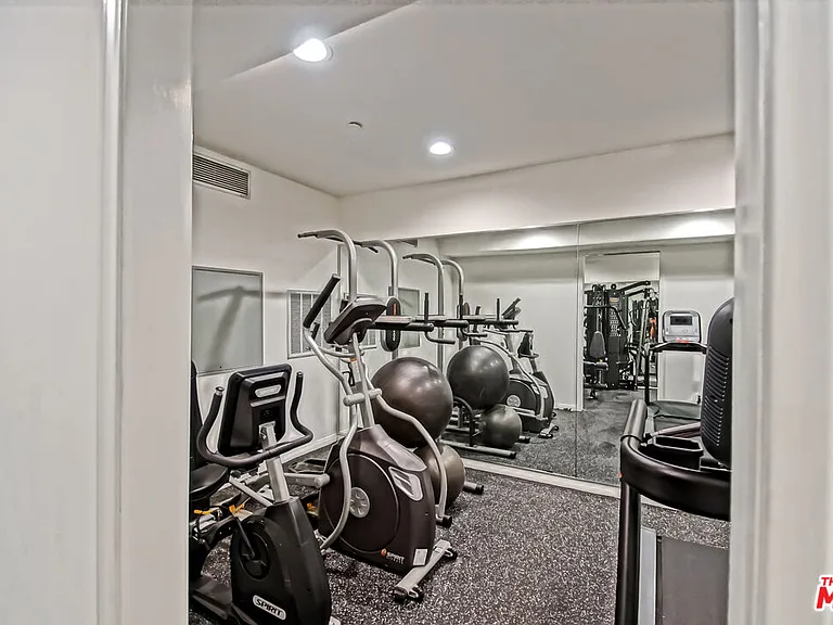 1875 S Beverly Glen Blvd #101 — Photo 36