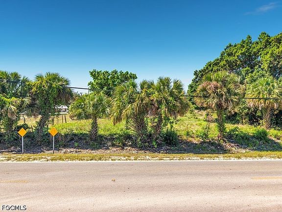 4th image of Lake Trafford Rd
