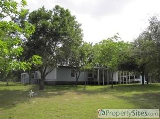 197 Oak Hill Rd, La Vernia, TX 78121