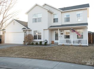 1045 Robin Pl, Mountain Home, ID 83647