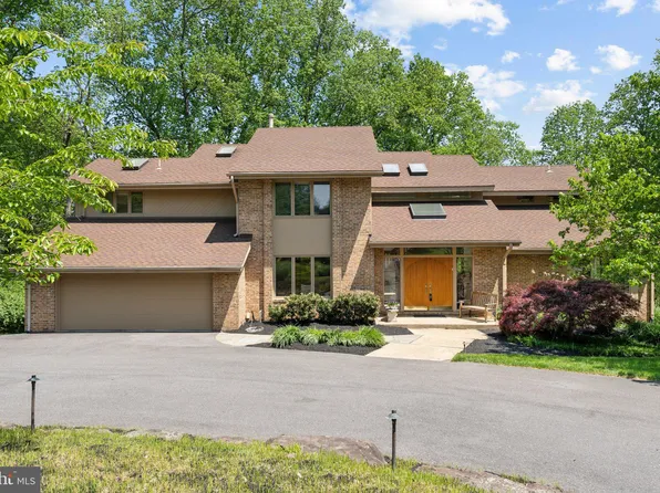 6 Monterra Ct, Rockville, MD 20850