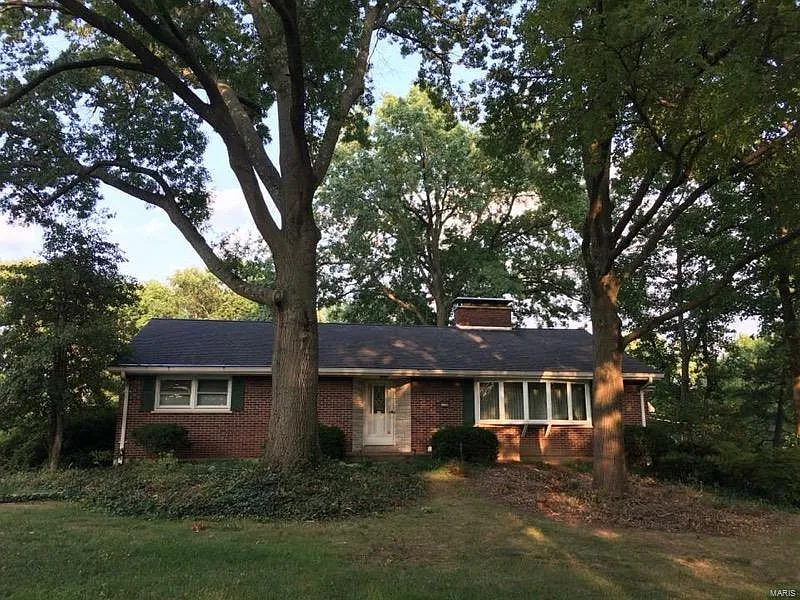 1328 Bansbach Rd photo 1