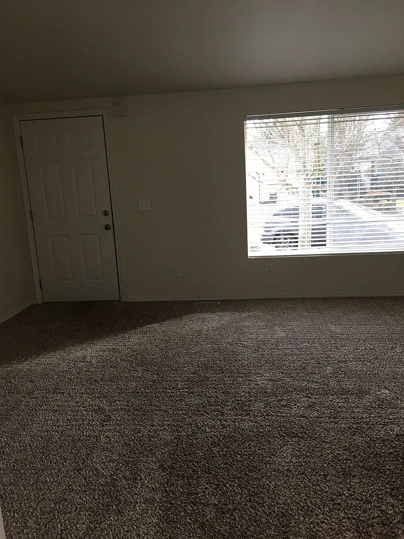 West Eugene Village - 5293 Bridgewater — Photo 4