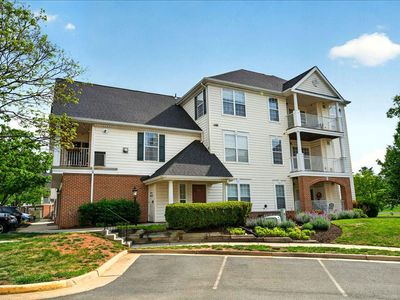 25280 Lake Shore Sq Unit 205, Chantilly, VA, 20152