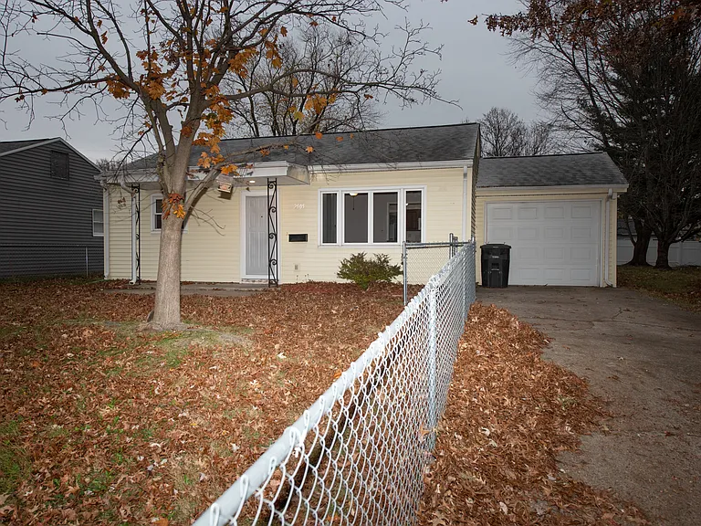 2505 Edgelea Dr — Photo 2