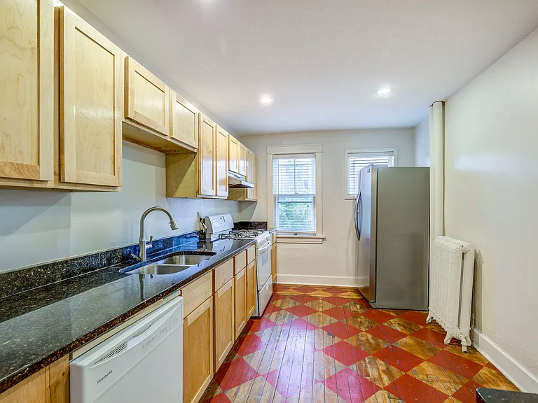 712 W 28th St #1 — Photo 5