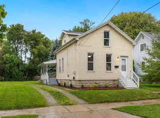 1105 Otter Ave, Oshkosh, WI 54901