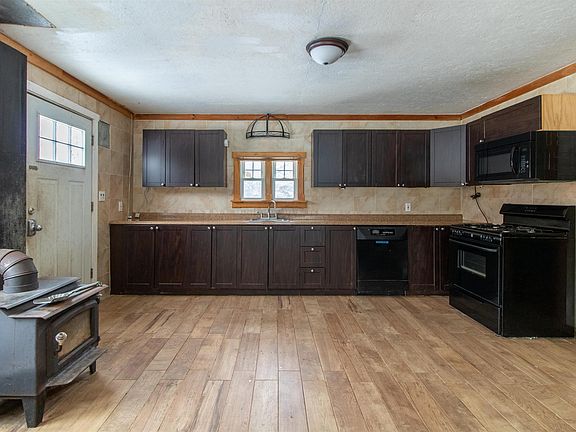 3rd image of 266 Collins Mill Road