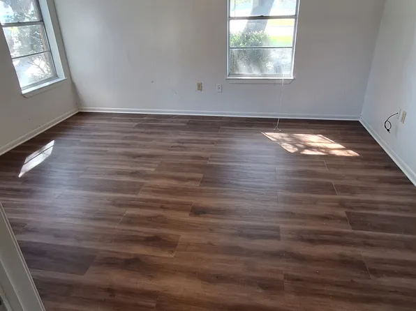 1003 S Broad St #A, Lampasas, TX 76550