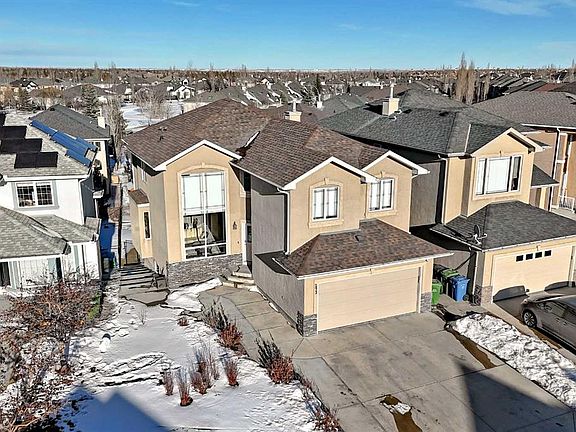 3rd image of 273 Everglade Cir SW
