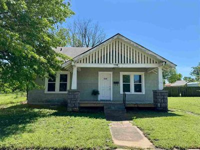 929 E Walnut St, Cushing, OK, 74023