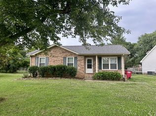 3391 Oak Park Dr, Clarksville, TN 37042