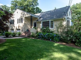 23 Knob Hill Dr, Summit, NJ 07901