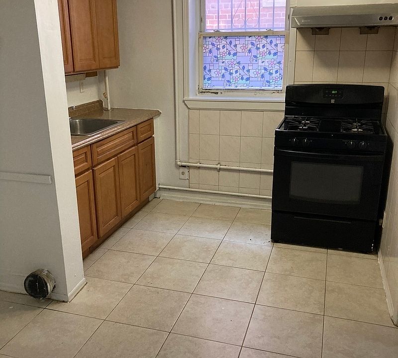 1st image of 15502 41st Ave #1