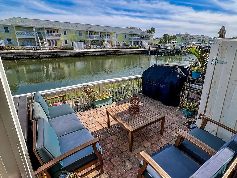 5000 Beach Dr SE — Photo 14