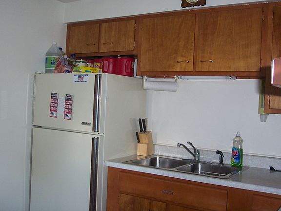5th image of 16566 S Broadway St