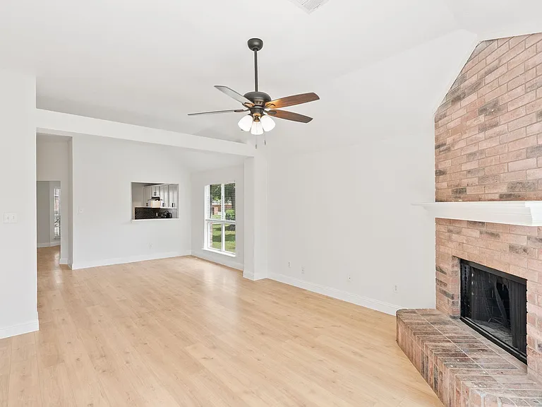 2809 Mitchell Ln — Photo 11