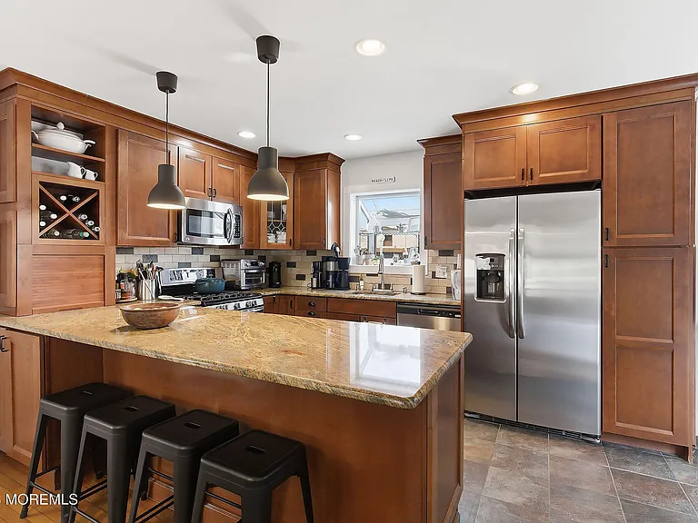 526 W End Ave — Photo 9