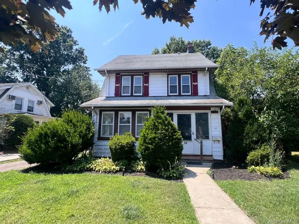 24 Parsons Drive, Hempstead, NY 11550