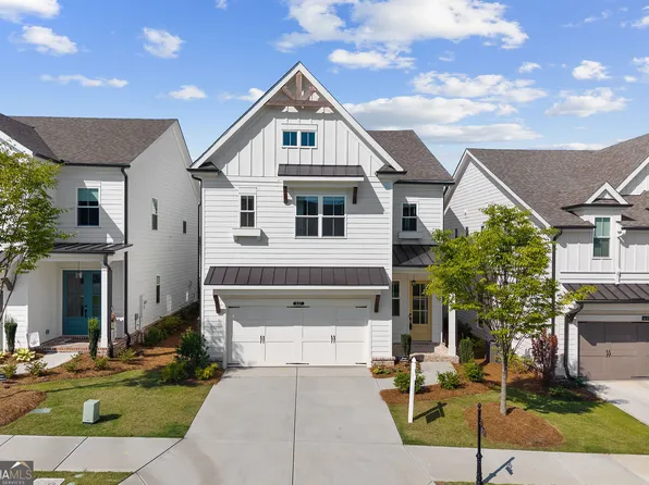 637 Skytop Dr, Cumming, GA 30040