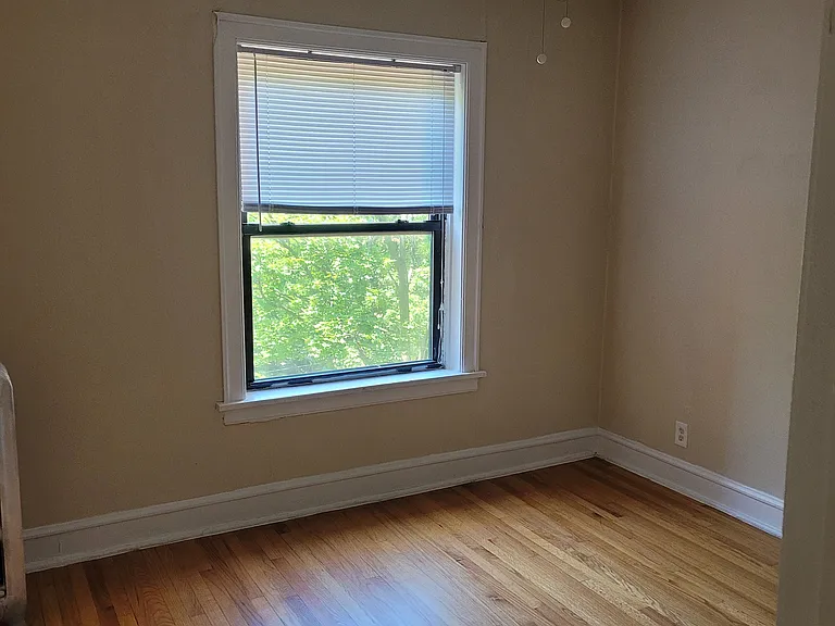 4455 N Artesian Ave #2 — Photo 2