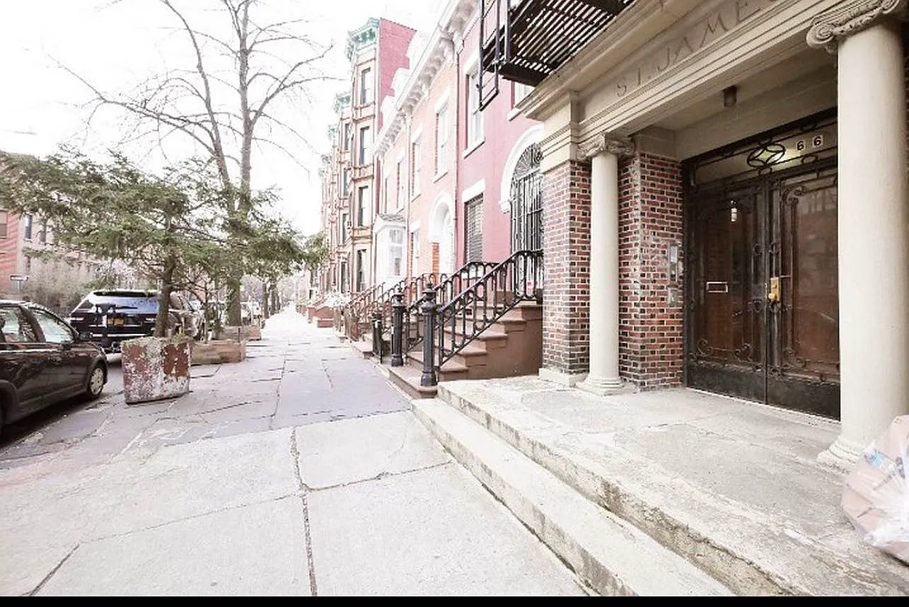 66 Street James's Place — Photo 1