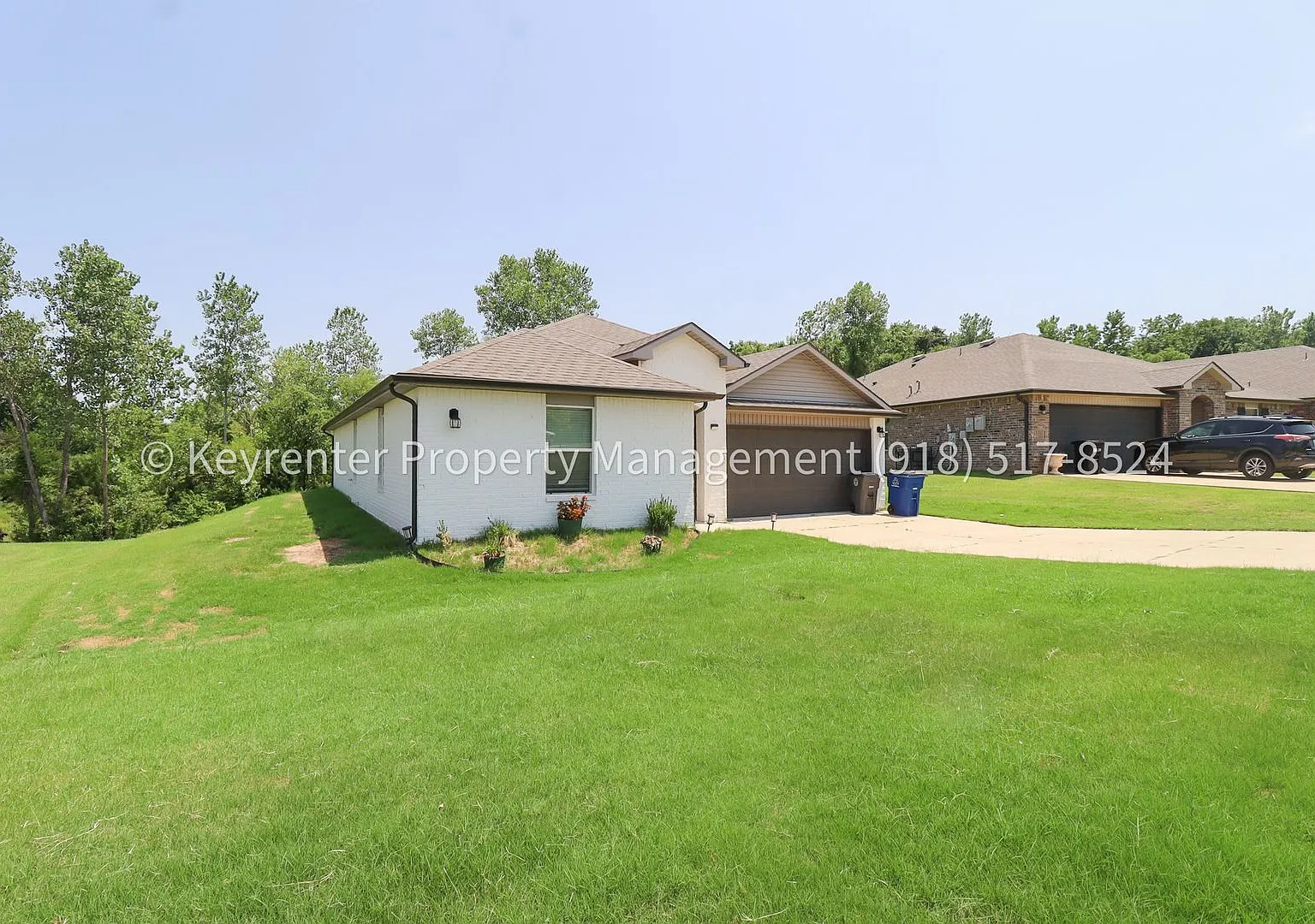 Beautifully Updated 4Bed/2Bath Home, Backs Up to Greenbelt! — Photo 3