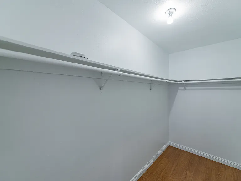 2400 S Ridgewood Dr #3 — Photo 11