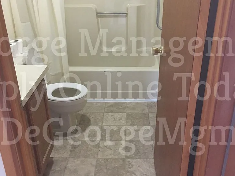 Parkway Apartments — Photo 58