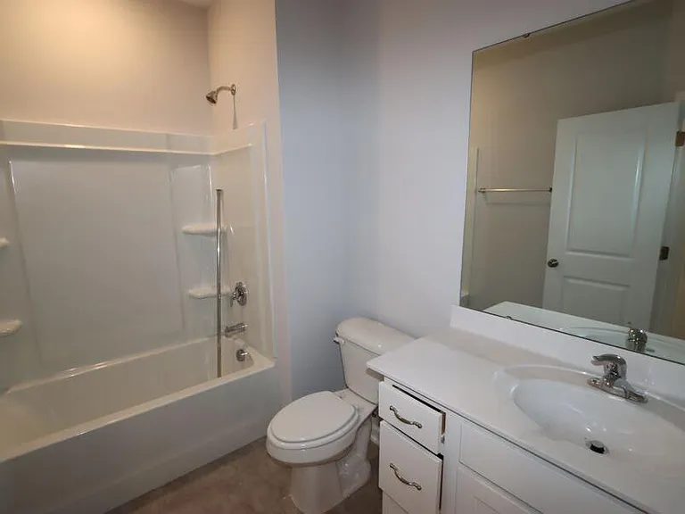 1021 Commack Dr — Photo 6