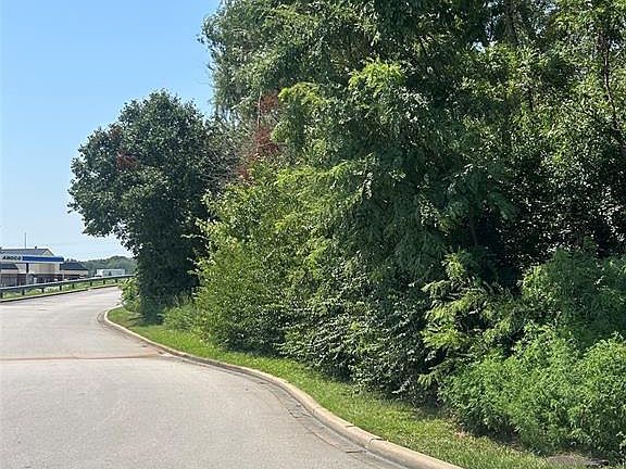 5th image of 50 E Lane