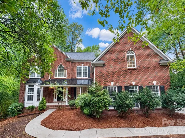 2420 Runnymede Ln, Charlotte, NC 28209