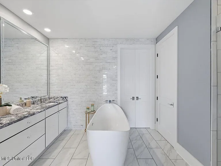 145 Republic St — Photo 21